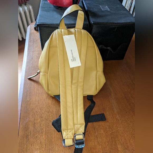 French Connection Jace mini bkpk - Picture 5 of 9